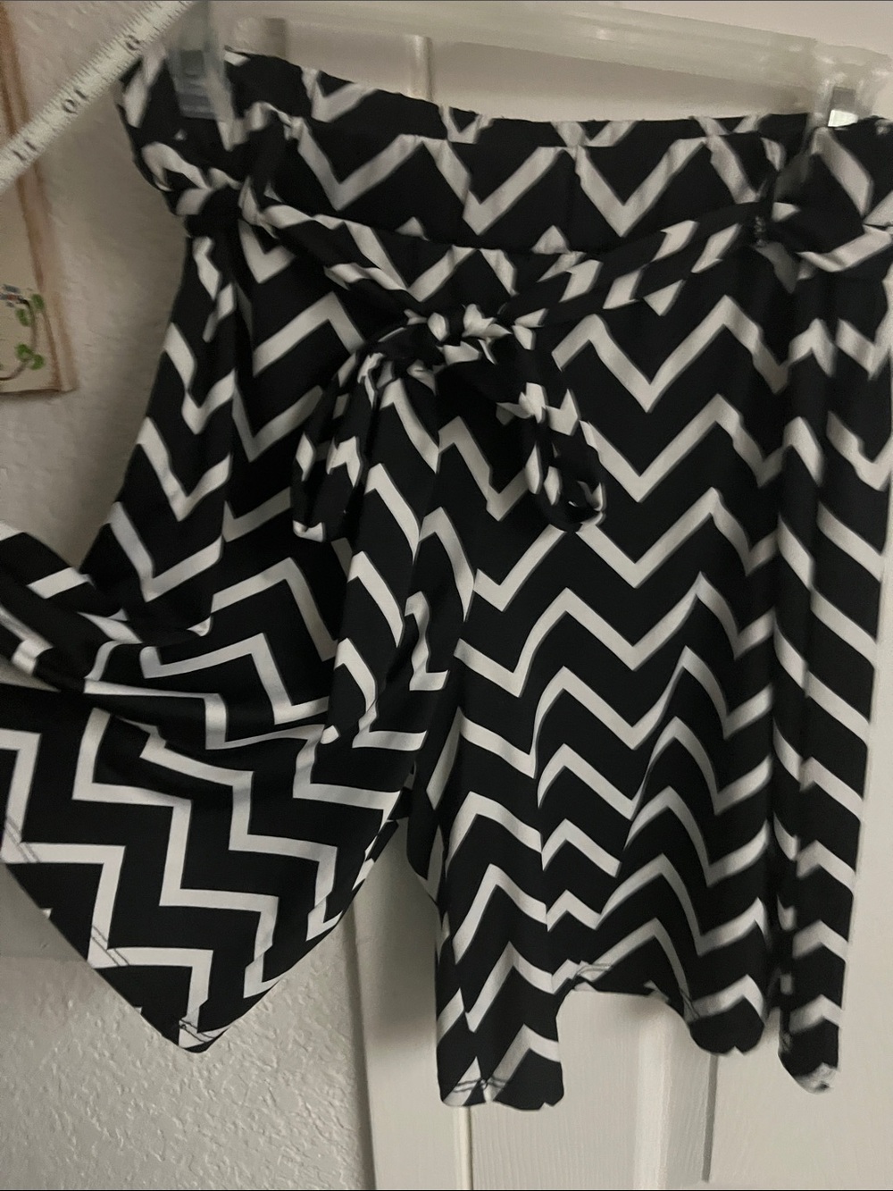 AGB Black and White Chevron Waist-Tie Skirt